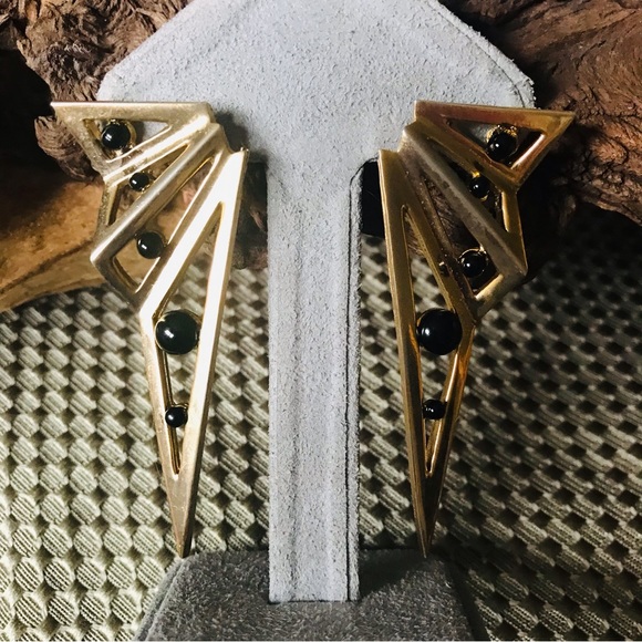 Vintage MCM Costume Gold Tone & Black Triangle Geometric Shape Post Earrings - Picture 4 of 11